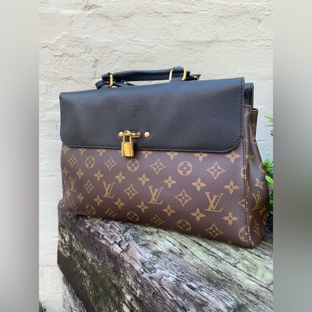 Louis Vuitton Venus Bag